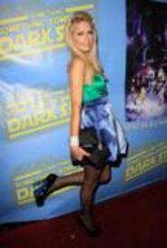 th_celebrity-paradise.com-The_Elder-Paris_Hilton_2009-12-12_-_Family_Guy_421.jpg