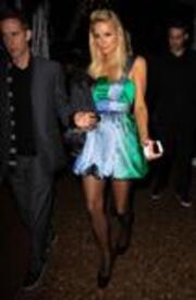 th_celebrity-paradise.com-The_Elder-Paris_Hilton_2009-12-12_-_Family_Guy_833.jpg