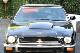 Halle Berry out for lunch in West Hollywood 29.12.2011_17.jpg