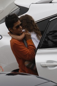 Halle Berry out in Los Angeles 30.12.2011_17.jpg