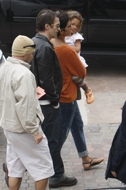 Halle Berry out in Los Angeles 30.12.2011_35.jpg