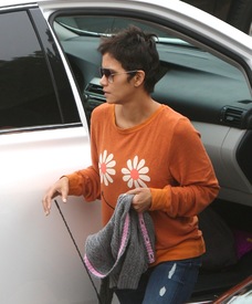 Halle Berry out in Los Angeles 30.12.2011_46.jpg