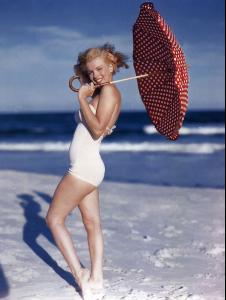 22701_MarilynMonroe_TobyBeach_AndresDeDienes_2_Jun_1949_15_122_20lo.jpg