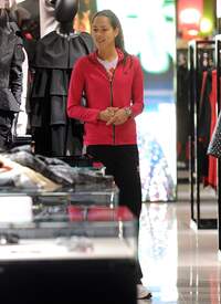 Ana_Ivanovic_shopping_at_Armani_Boutique 006.jpg