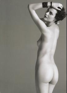 2EPCNGKXXU_72271_Shalom_Harlow_nude_in_Purple_Magazine_-_Winter_2008_123_589lo.jpg