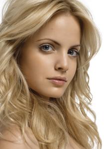 001-women-mena-suvari-instyle-shoot-www.huy.com.ua.jpg