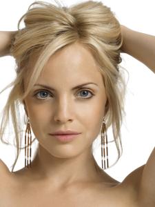 002-women-mena-suvari-instyle-shoot-www.huy.com.ua.jpg