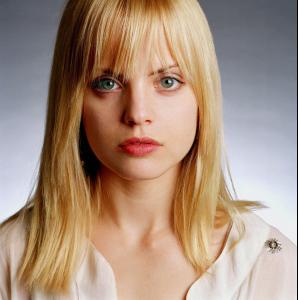 003-women-mena-suvari-portrait-www.huy.com.ua.jpg