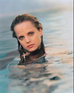 Mena-Suvari-37 (2).jpg