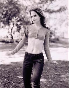 Mena-Suvari-420341 (8).jpg