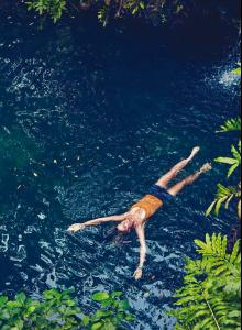 56695809a31e9_KateBock-MaxAbadianPSforEl