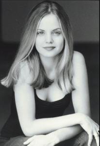 kinopoisk.ru-Mena-Suvari-23509.jpg
