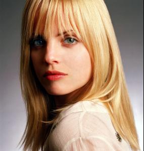 mina-suvari-(mena-suvari)-2.jpg