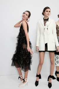 dior_van12.thumb.jpg.6d0acc62ada7e26a83f