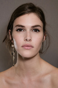 dior_van7.thumb.jpg.fefdf9e1576c93ee8b65