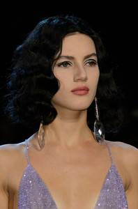 armani2d.thumb.jpg.e5c280ba6960eee169553