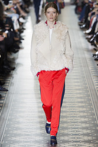 burch_julia.thumb.jpg.2bbefc664601672d07