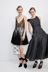 dior_julia7.thumb.jpg.b7b6e1174740d63963