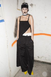 fenty_van3.thumb.jpg.b91a9764cc92a1e4473