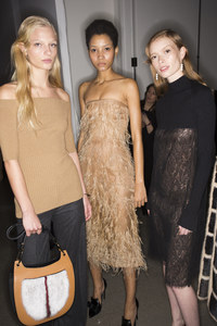 wu_julia2.thumb.jpg.b2d21c09ca5b5ae569de