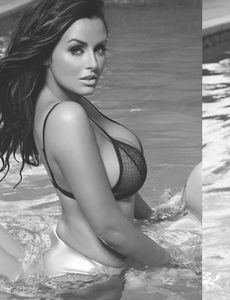 990full_abigail_ratchford_(4).thumb.jpg.