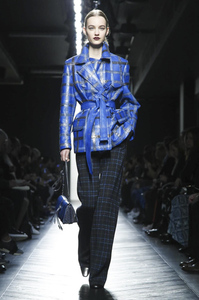 Bottega_Veneta_Ready_To_Wear_Fall_Winter_2016_Mi.jpg