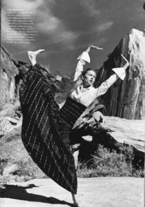 vogue us april 2000 1.jpg2.jpg3.jpg