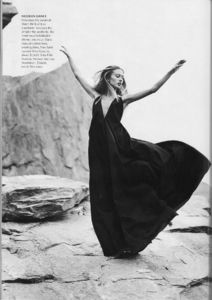 vogue us april 2000 1.jpg2.jpg3.jpg8.jpg