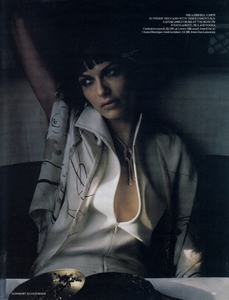 14 uk_vogue_jan_2005_29.jpg