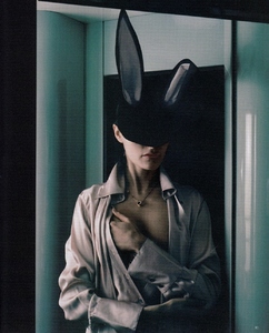 16 uk_vogue_jan_2005_31.jpg