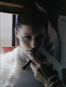 20 uk_vogue_jan_2005_35.jpg