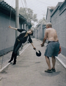 25 uk_vogue_jan_2005_40.jpg