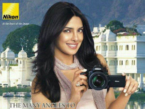 priyanka-chopra-nikon-cameras_1366473305