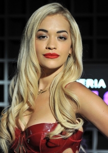 rita-ora-xperia-access.jpg