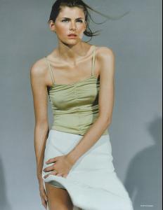 UK_Vogue_July_1997_'Basically_Sexy'_photo-Tom_Munro (5).jpg