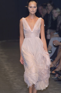 Alberta_Ferretti_Spring_2001_lh2otkok_ZMFx.jpg