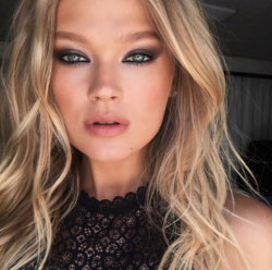 You need to be cold to be queen♥.'s avatar