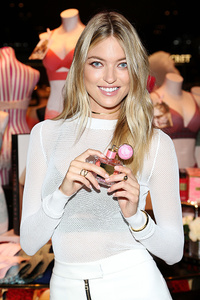 Secret Angel Martha Hunt launches the all-new 'Easy' Collection from Body by Victoria at Tyson's Corner on July 24, 2016 in Washington D.C 5.jpg