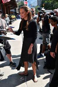 Alicia-Vikander--Greets-Her-Fans-in-Manhattan--07.jpg