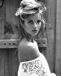 Nastya Petrova's avatar