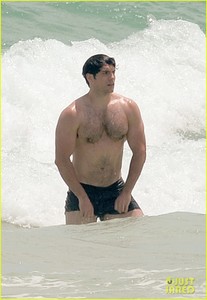 henry-cavill-shirtless-swim-in-miami-01.JPG