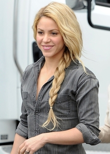 hair Шакира.jpg