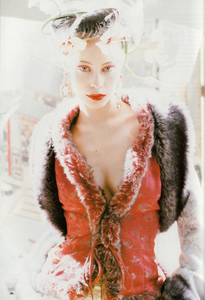 Vogue UK October 1994 photo Pamela Hanson 03.jpg