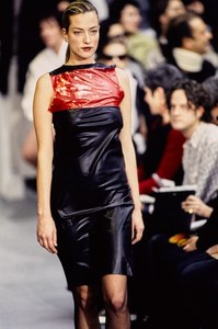 HELMUT-LANG-FALL-1994-RTW-20-TATJANA-PATITZ.jpg