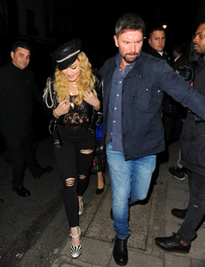 madonna271016ZNimage1.jpg
