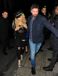 madonna271016ZNimage3.jpg