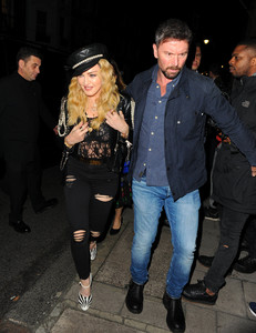madonna271016ZNimage4.jpg
