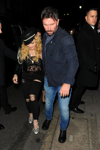 madonna271016ZNimage6.jpg