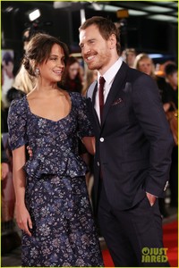 michael-fassbender-alicia-vikander-light-between-oceans-premiere-03.jpg