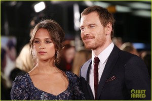 michael-fassbender-alicia-vikander-light-between-oceans-premiere-05.jpg